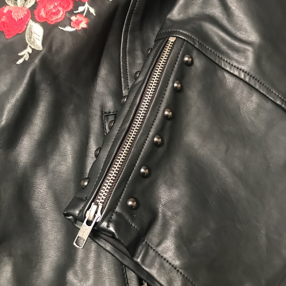 Torrid NWT faux leather floral embroidered moto - Picture 6 of 7